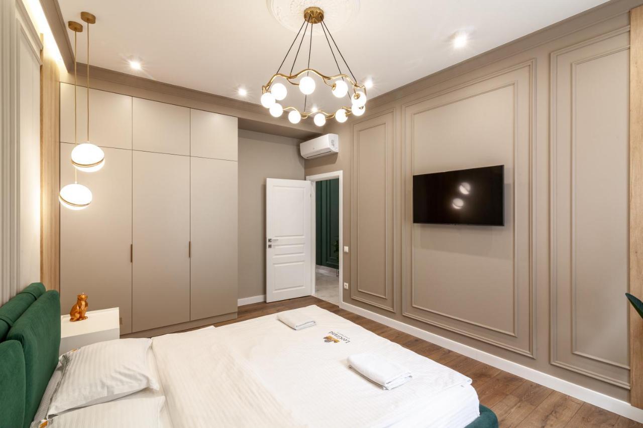 Leogrand Vip Apartments On Lesi Ukrainky 7 *