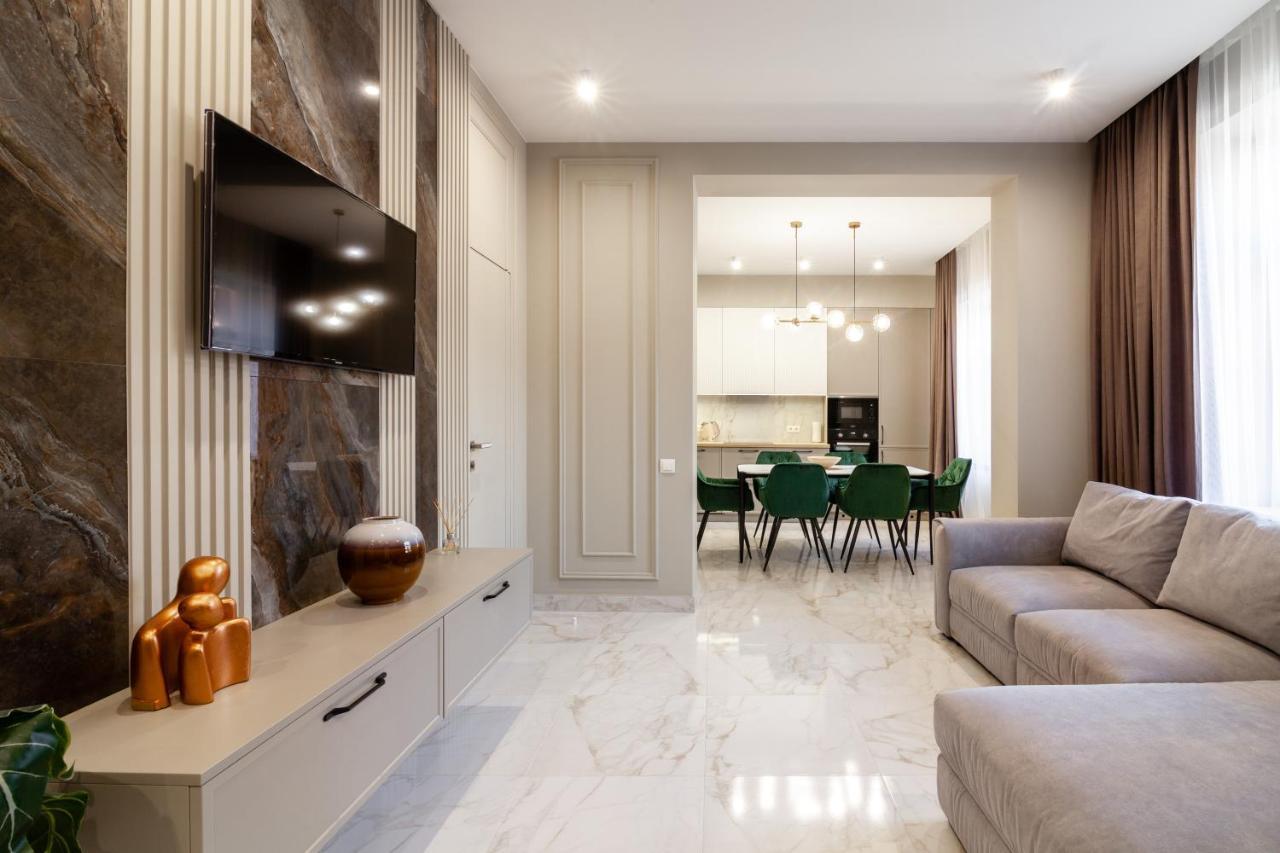 Apartment Leogrand Vip Apartments On Lesi Ukrainky 7