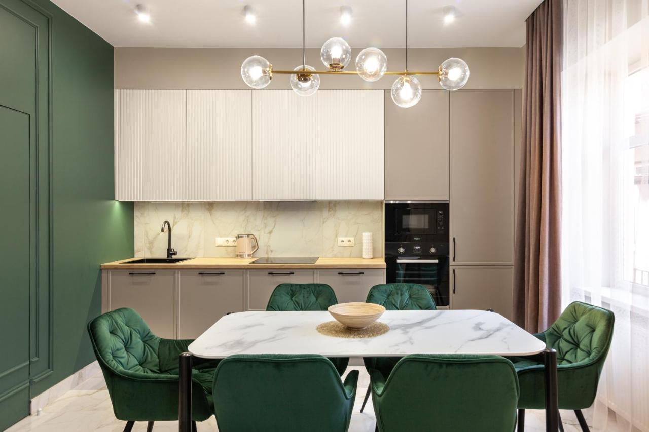 Apartment Leogrand Vip Apartments On Lesi Ukrainky 7 Lviv