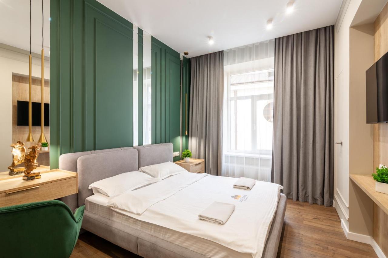 Leogrand Vip Apartments On Lesi Ukrainky 7 *
