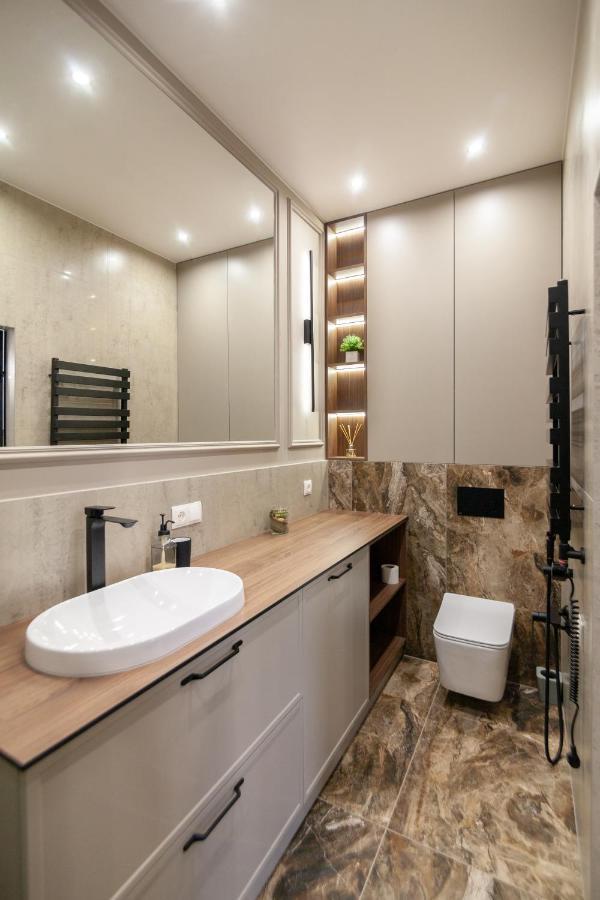 Leogrand Vip Apartments On Lesi Ukrainky 7 * Lviv