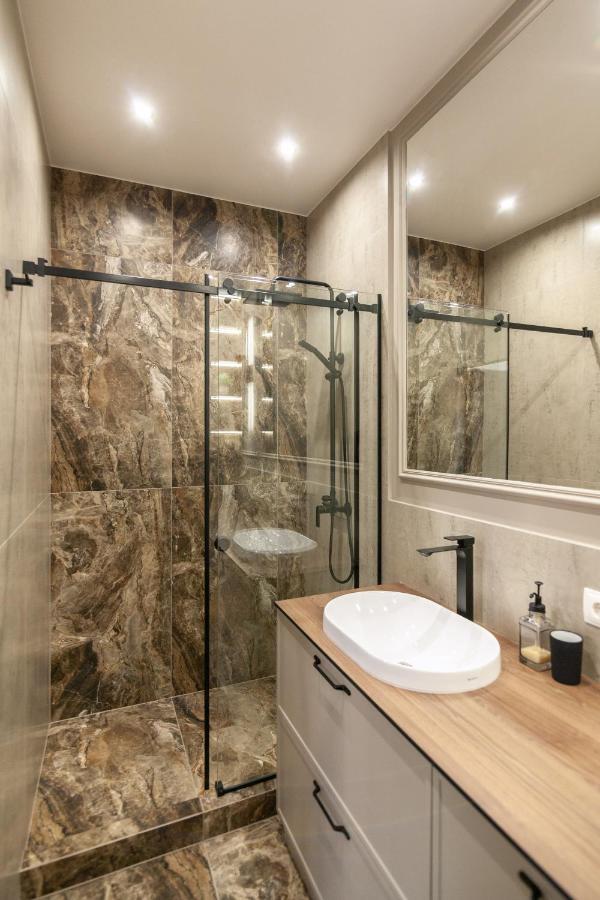 Apartment Leogrand Vip Apartments On Lesi Ukrainky 7 *